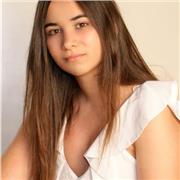 Soy estudiante de ingeniería aeroespacial en Castelldefels, daría a clases a personas que estudian en la ESO i en bachillerato